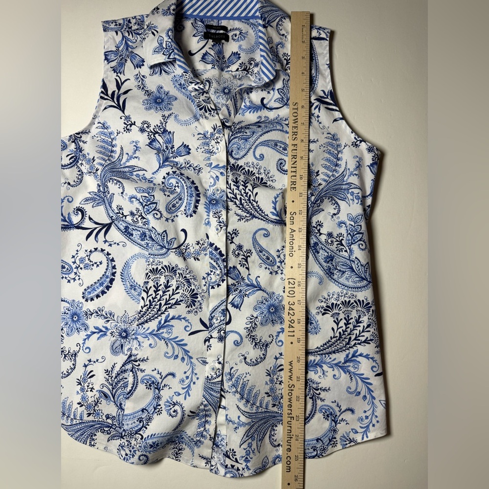 Talbots White Sleeveless Button-Down Top with Blue Paisley Print non-iron - Picture 3 of 6